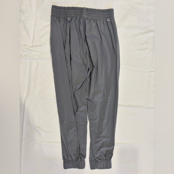 Vuori Villa Gray Jogger Pants women’s large - Picture 2 of 3